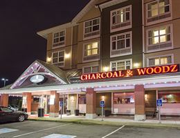 Charcoal and Woodz at Holiday Inn and Suites Cloverdale Surrey is a  World Class Wedding Venues Gold Member