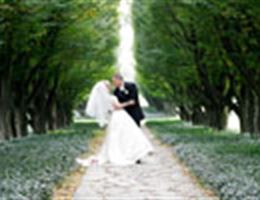 Niagara Parks Weddings is a  World Class Wedding Venues Gold Member