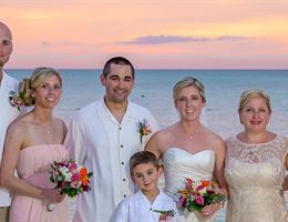 Playa Linda Beach Resort is a  World Class Wedding Venues Gold Member