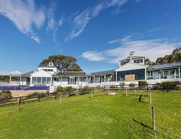 South Hampton Luxurious Accommodation is a  World Class Wedding Venues Gold Member