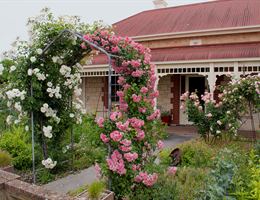 Ballara Art and Lifestyle Retreat/Warooka Memorial Hall is a  World Class Wedding Venues Gold Member