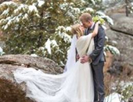 Twin Owls Steakhouse at The Black Canyon Inn is a  World Class Wedding Venues Gold Member
