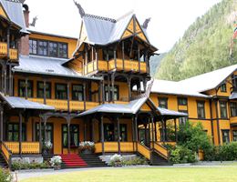 Dalen Hotel is a  World Class Wedding Venues Gold Member