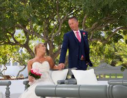 Santorini Kastelli Resort is a  World Class Wedding Venues Gold Member
