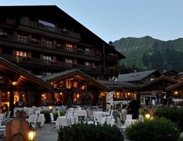 Le Chalet d'Adrien is a  World Class Wedding Venues Gold Member