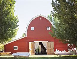 7 N Ranch Resort is a  World Class Wedding Venues Gold Member