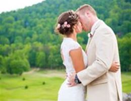 The Laurel Room at High Vista is a  World Class Wedding Venues Gold Member