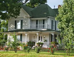 Vintage Rose Wedding Estate is a  World Class Wedding Venues Gold Member