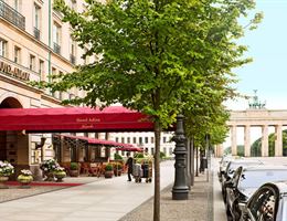 Hotel Adlon Kempinski is a  World Class Wedding Venues Gold Member