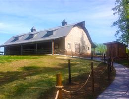 Absolutely Country is a  World Class Wedding Venues Gold Member