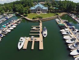 The Peninsula Yacht Club is a  World Class Wedding Venues Gold Member