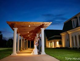 Ashton Gardens West Houston is a  World Class Wedding Venues Gold Member