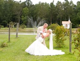 Grapefull Sisters Vineyard LLC is a  World Class Wedding Venues Gold Member