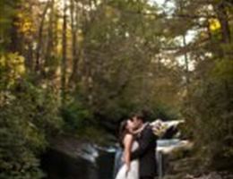 The Esmeralda Inn and Restaurant is a  World Class Wedding Venues Gold Member