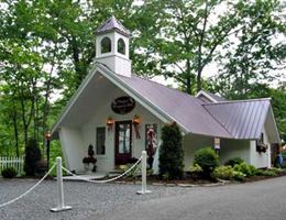 Chapel at Honeymoon Hills is a  World Class Wedding Venues Gold Member