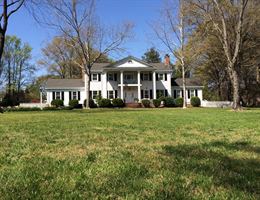 The Virginia Cliffe Inn is a  World Class Wedding Venues Gold Member