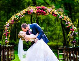 Cason's Cove is a  World Class Wedding Venues Gold Member