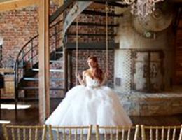 Southwind Hills Barn Estates is a  World Class Wedding Venues Gold Member