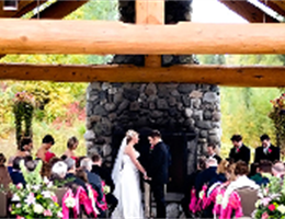 Talkeetna Alaskan Lodge is a  World Class Wedding Venues Gold Member