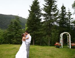 Alaska Heavenly Lodge is a  World Class Wedding Venues Gold Member