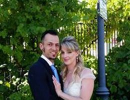 Grass Valley Courtyard Suites is a  World Class Wedding Venues Gold Member