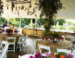 Chandler's Gardens is a  World Class Wedding Venues Gold Member