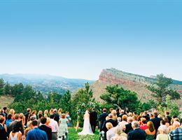 Lionscrest Manor is a  World Class Wedding Venues Gold Member