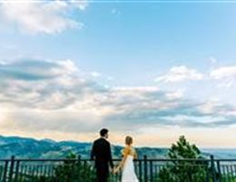 Mount Vernon Country Club is a  World Class Wedding Venues Gold Member