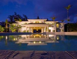 Hawaii Island Retreat is a  World Class Wedding Venues Gold Member