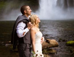 Silver Falls Wedding And Event Center is a  World Class Wedding Venues Gold Member
