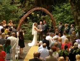 Horning's Hideout is a  World Class Wedding Venues Gold Member