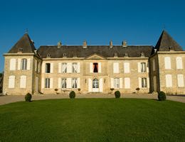 Chateau de Lacoste is a  World Class Wedding Venues Gold Member