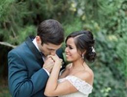 Eden Gardens Site Representative is a  World Class Wedding Venues Gold Member