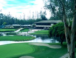 Friendly Hills Country Club is a  World Class Wedding Venues Gold Member