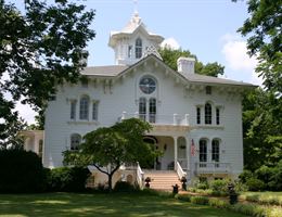 Mayhurst Inn is a  World Class Wedding Venues Gold Member