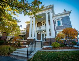 Parkside Mansion is a  World Class Wedding Venues Gold Member