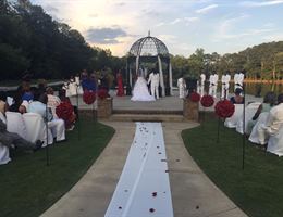 Pristine Chapel Lakeside is a  World Class Wedding Venues Gold Member