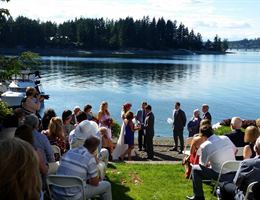 The Chapel On Echo Bay is a  World Class Wedding Venues Gold Member