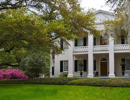 Monmouth Historic inn & Gardens is a  World Class Wedding Venues Gold Member