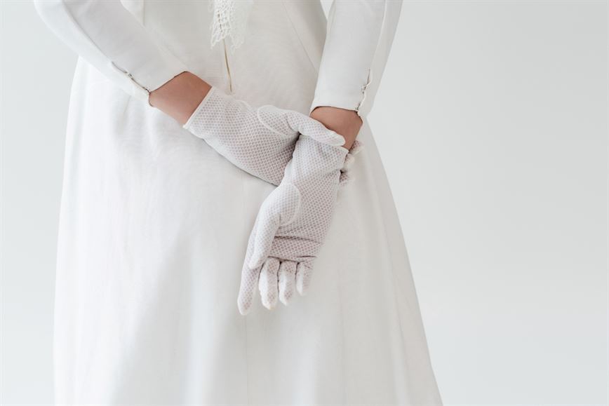 Wedding Gloves – In or Out?