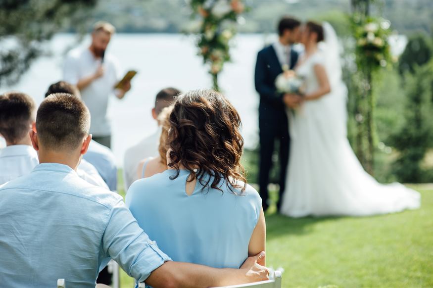 5 Strategies to Keep Guests Cool at a Summer Wedding